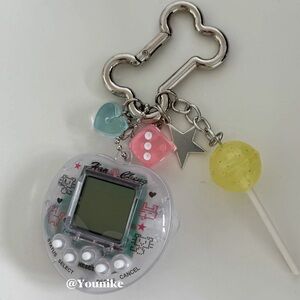 NWT Y2K Virtual Pet Keychain with Charms